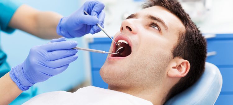 ​​¿Qué es un tratamiento de periodoncia?