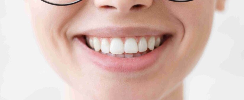 ¿Cómo puede la odontología estética mejorar la apariencia de mis dientes?