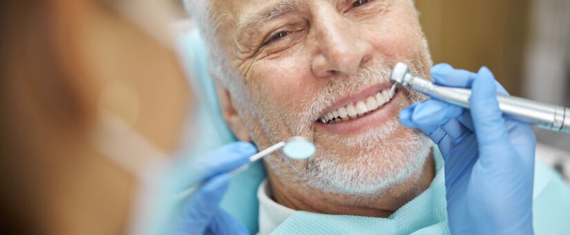 Salud bucodental en personas mayores: consejos para una boca sana